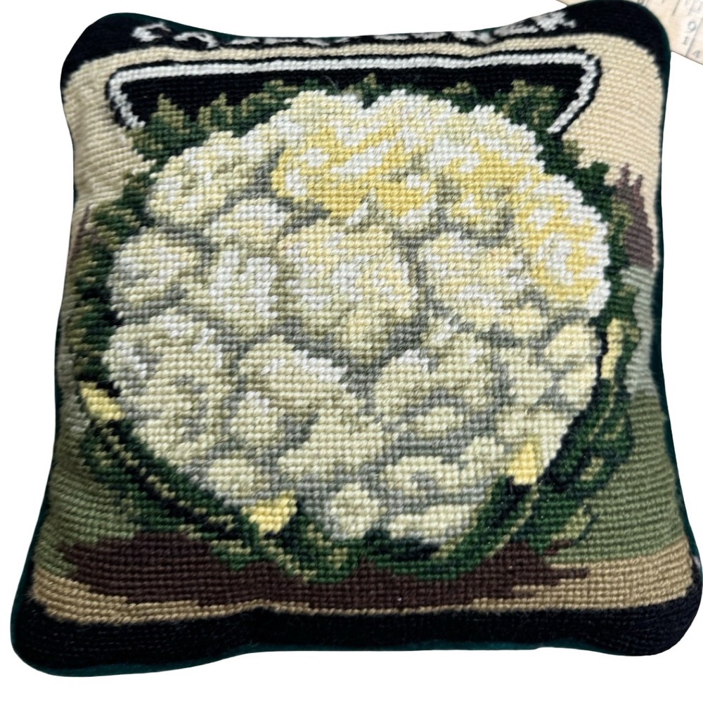 VTG Imperial Elegance Needlepoint Pillow Cauliflower Green Velvet Zip Back‎ 9"